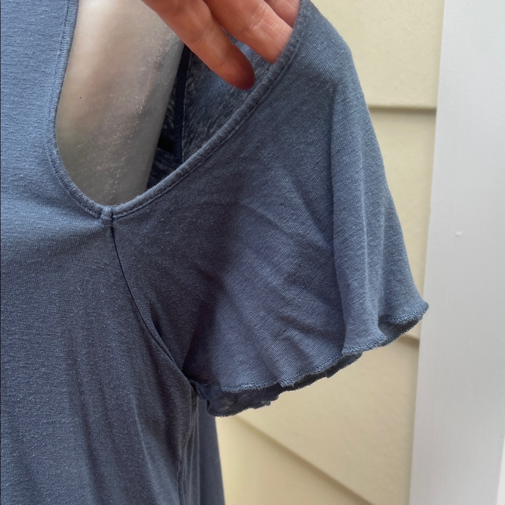 Free People Bittersweet Cold Shoulder Linen T Shirt Top Denim Blue Size Large - Picture 4 of 11